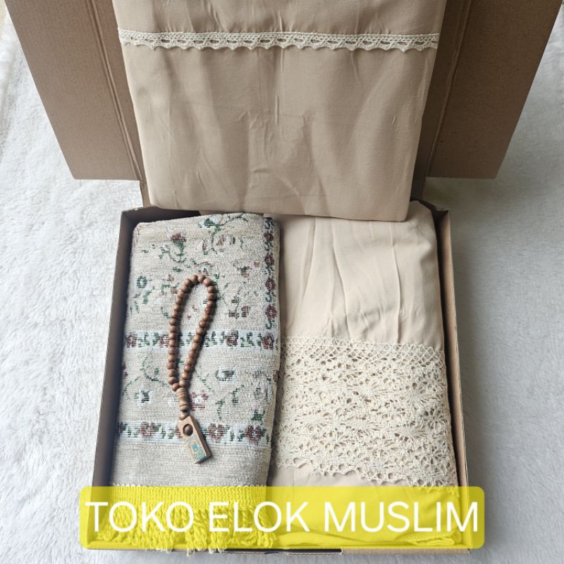 

Hampers Wanita Mukena Katun + Sajadah Gift Box Kado Ultah Dan Ramadhan