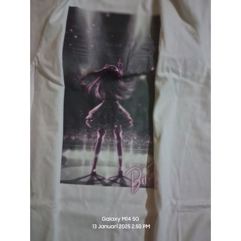 (size XL) BNIB Uniqlo x Oshi No Ko UT Graphics T Shirt original Uniqlo with tag and paperbag