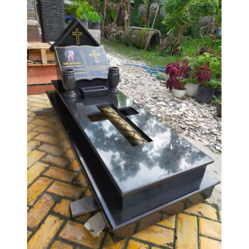 Kijing Makam Katolik Kristen Granit Hitam Asli