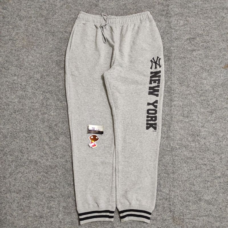 New York Yankees Big Spell out Logo  Jogger Sweatpants