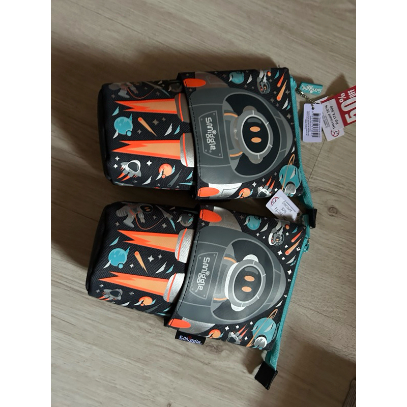 

Smiggle Blast Off Stand N’ Slide 2 in 1 Pencil Case