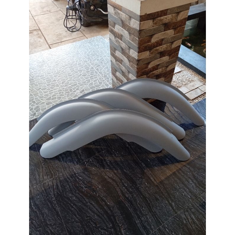 Spakbor slebor canter depan