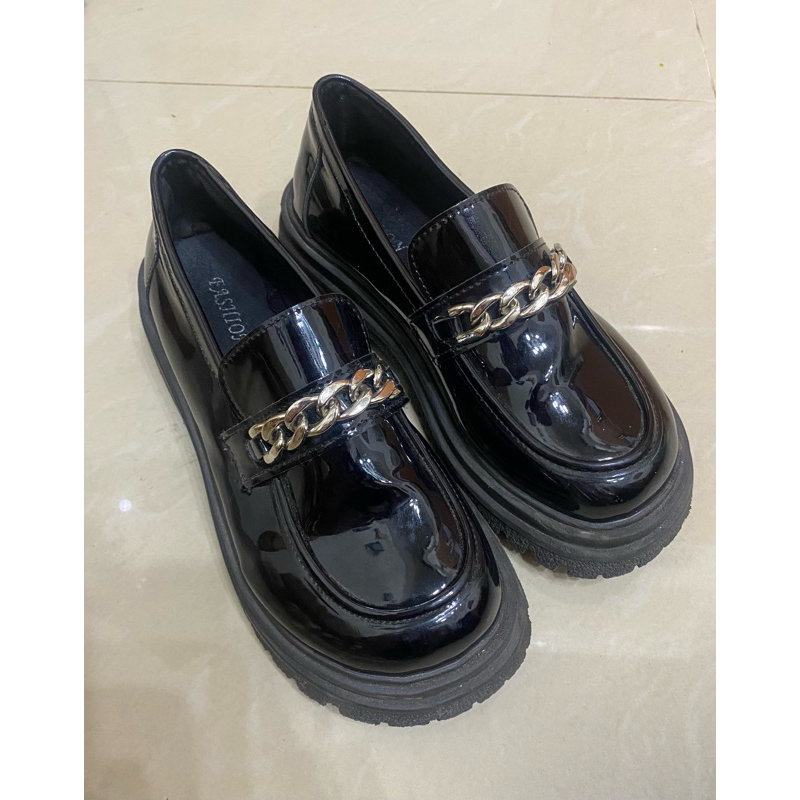 Preloved Sepatu Docmart Wanita