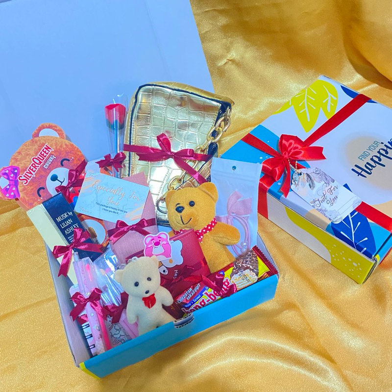 

Hampers Gift Box Silverqueen Beruang | Slingbag | Hadiah Ulang Tahun | Kado Wisuda