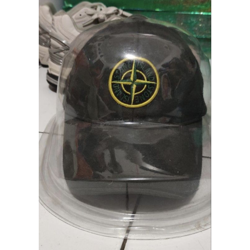 Topi Stone Island