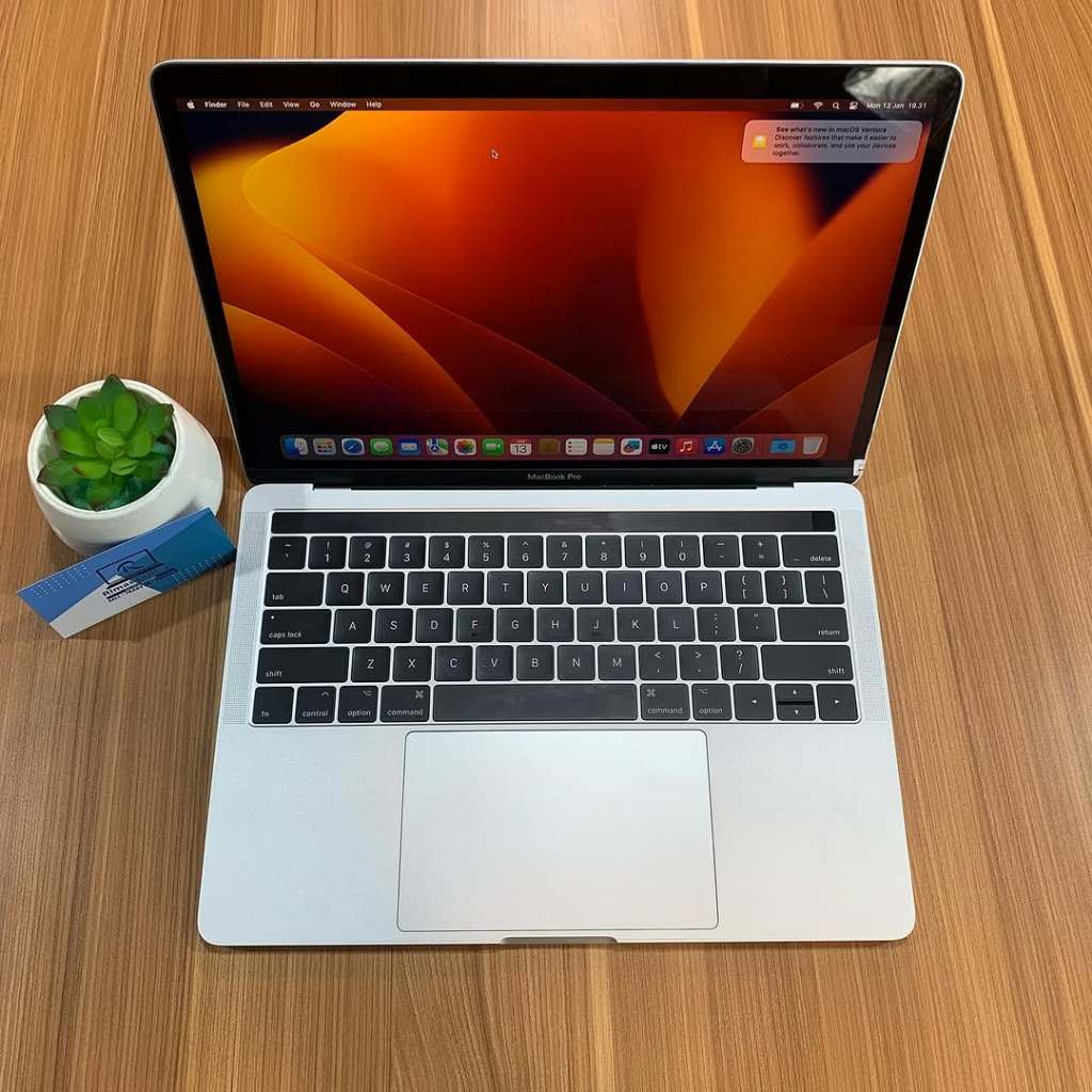 MACBOOK PRO TOUCHBAR 2017 CORE i7 RAM 16GB SSD 1TB SECOND/BEKAS