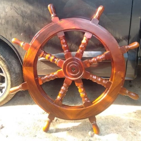 Hiasan dinding kemudi kapal kayu trembesi