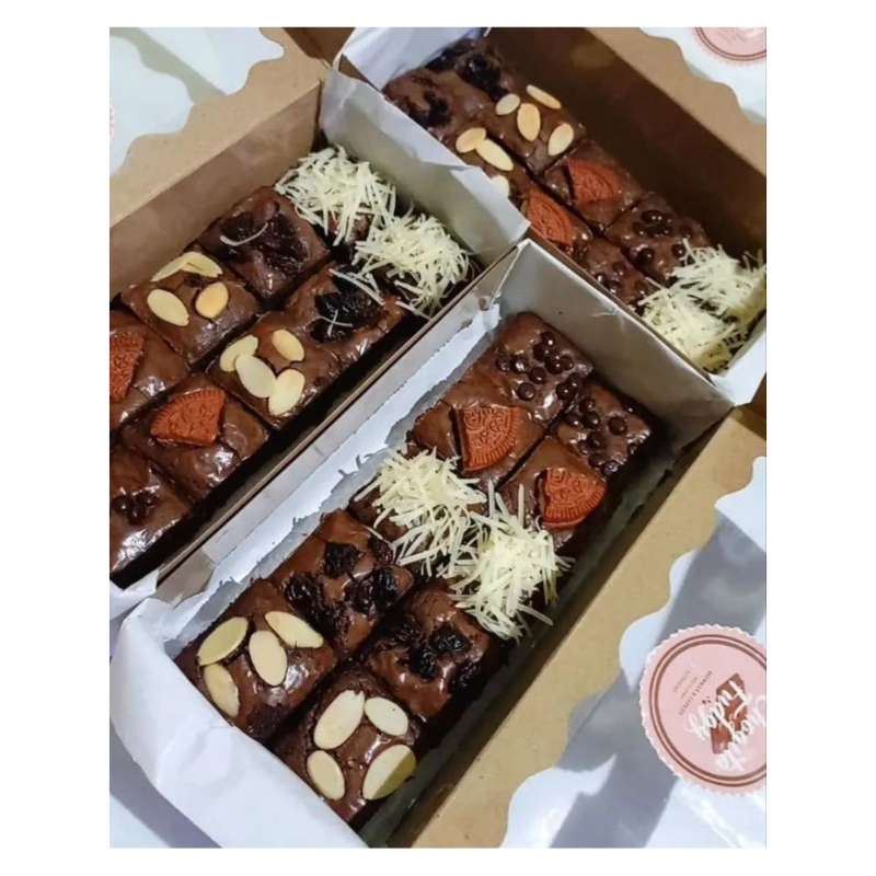 

Fudgy Brownies Small 20 x 10