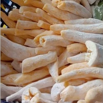 

tape singkong manis 999 bu titin desa kerang bondowoso