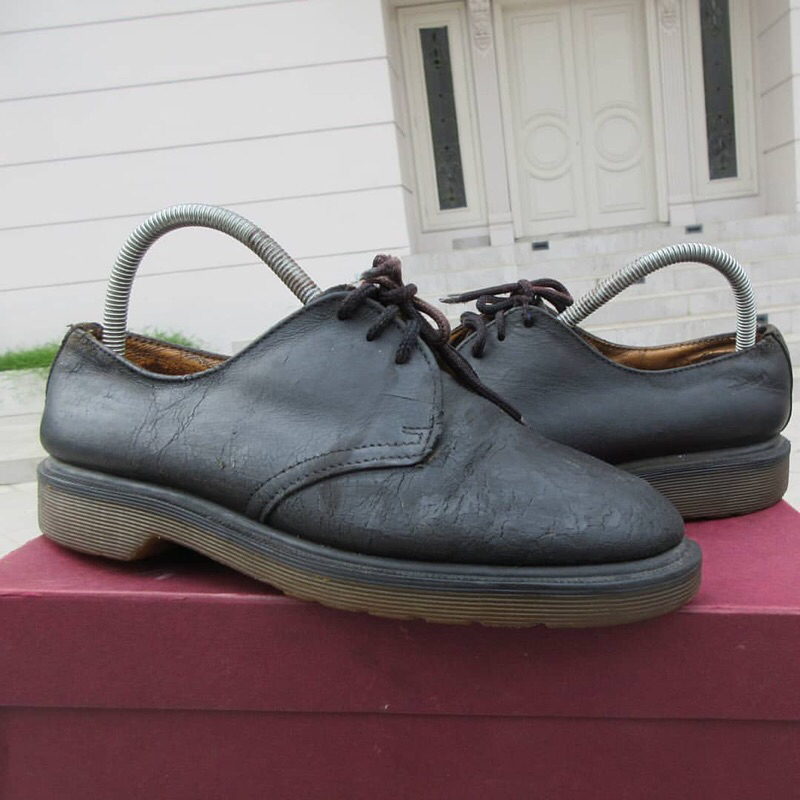 Vintage Dr Martens vintage Classic black leather 1461 3 hole low shoes Dr Martens pw shoes made in e
