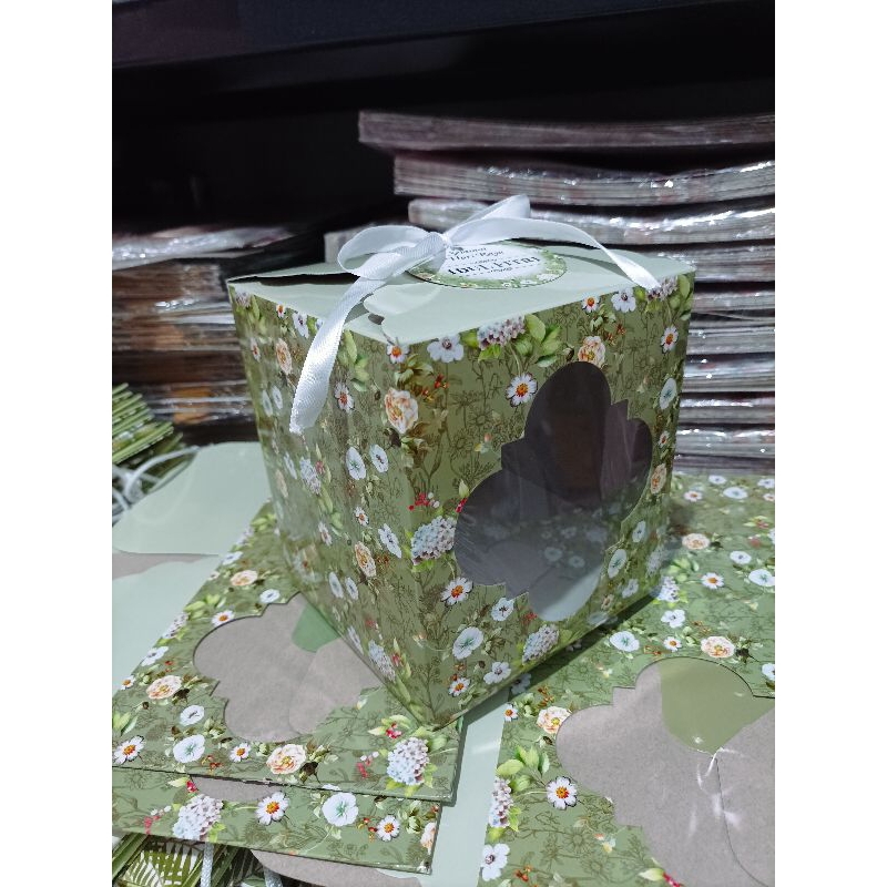 

Dus 13-13-14cm shabby @10pcs (incl asesoris box)