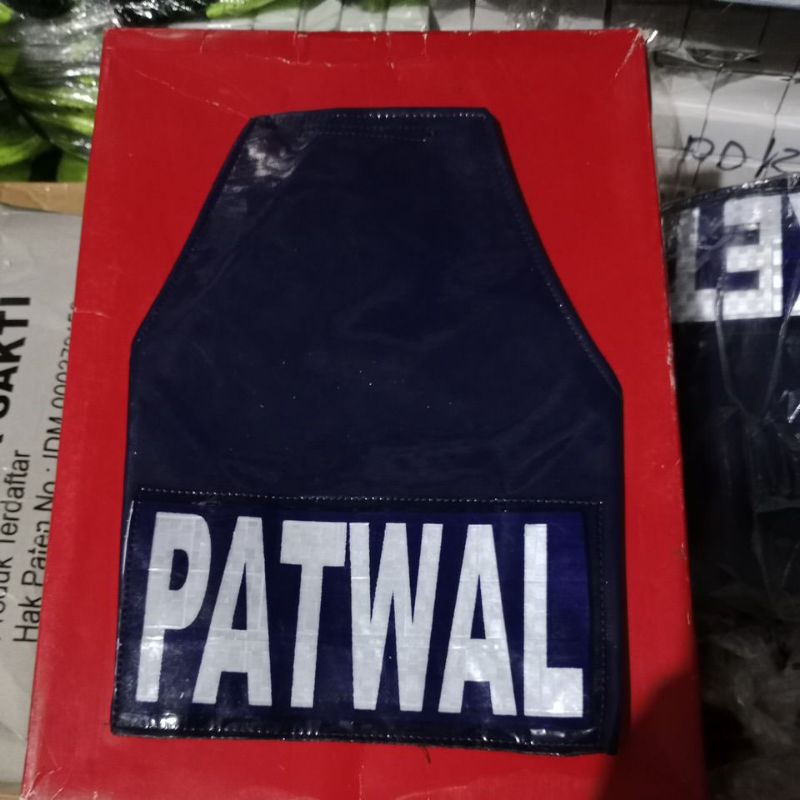 Banlengan patwal biru dongker kalep, scotlet