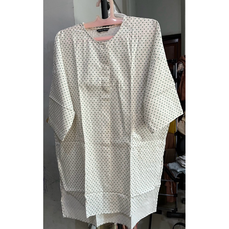 Preloved atasan Trick n Tricky