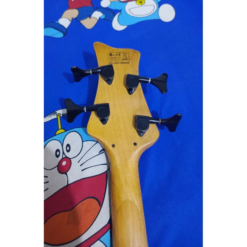 Gitar Bass Dame NeoClassicism Original