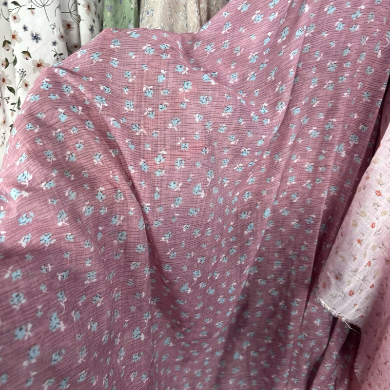 Kain Katun Silky Premium - kain silky premium - kain silky motif bunga kecil - kain bahan motif - ka