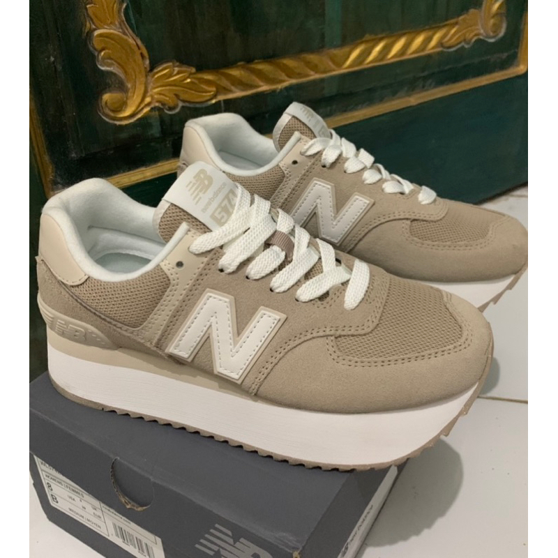 Preloved NB 574 Platform size 39 eur - NEW BALANCE