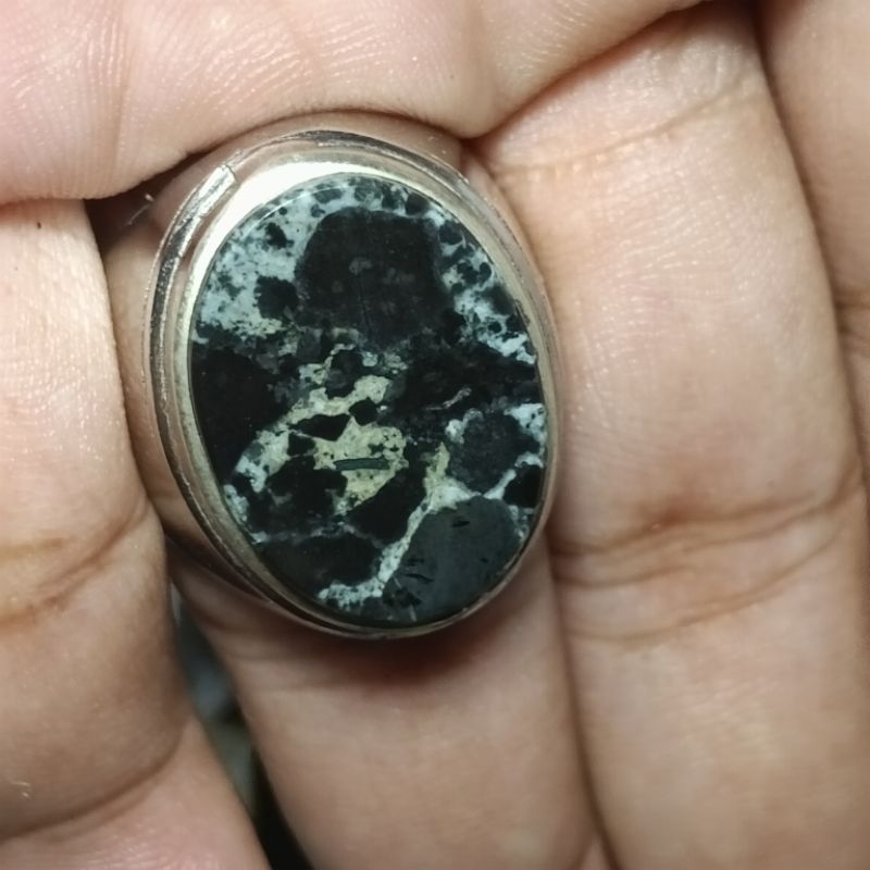 Cincin pria unik dengan batu gambar tampak samping jasper atau klawing, ring emban bukan monel alpak