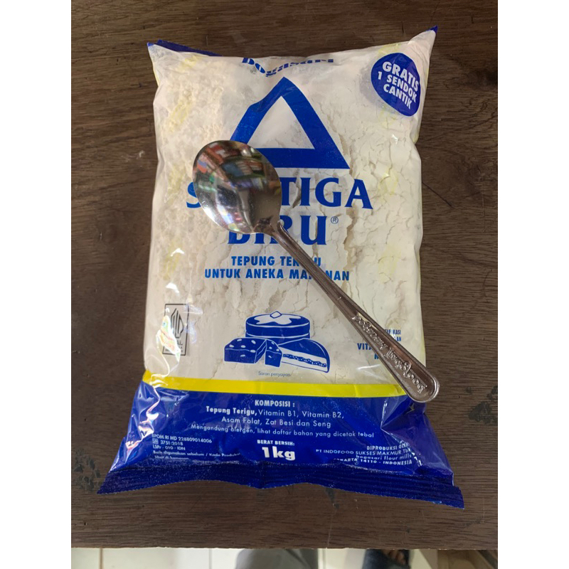 

Tepung Terigu Segitiga Biru 1 KG exp Juni 2026