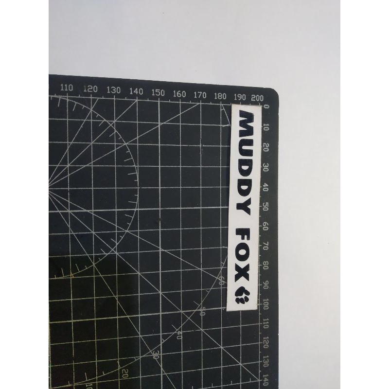 

stiker cutting muddy fox