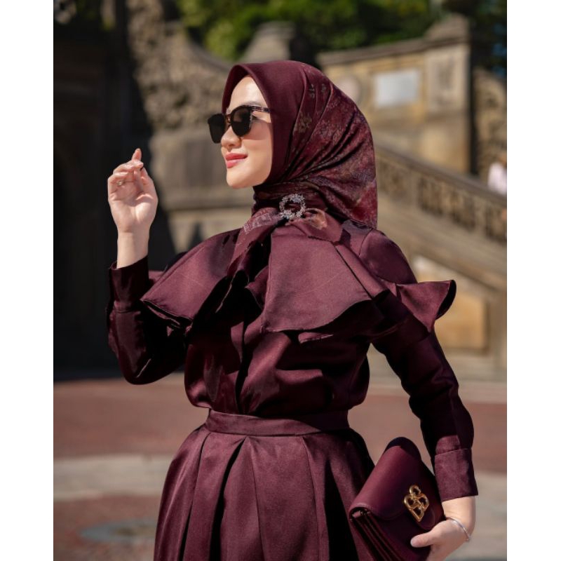 READY - Buttonscarves New York Series