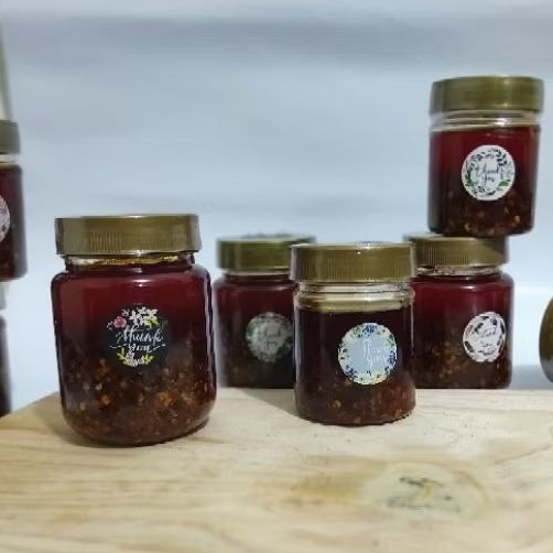 

chili oil original dari pilihan cabe kering yang berkwalitas tanpa pengawet makanan