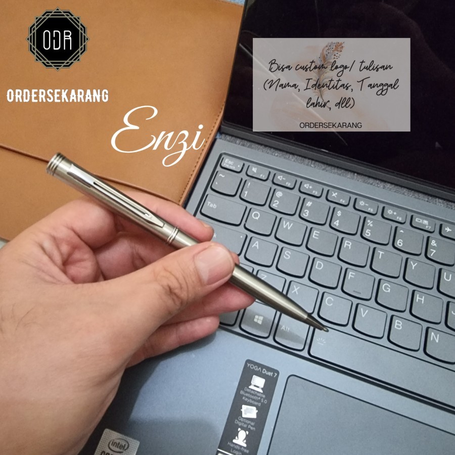 

Pulpen ENZI ORDERSEKARANG Pena Ballpoint Bolpoin CUSTOM GRAFIR LASER LOGO NAMA SOUVENIR PERNIKAHAN