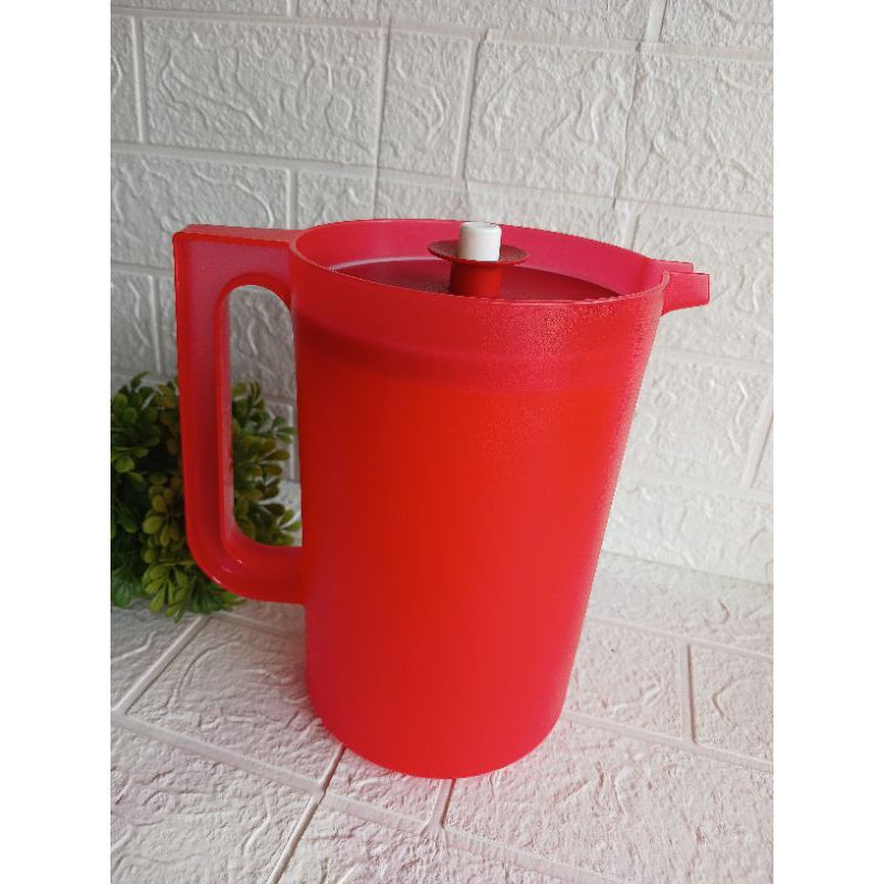 Pitcher 2 liter tupperware