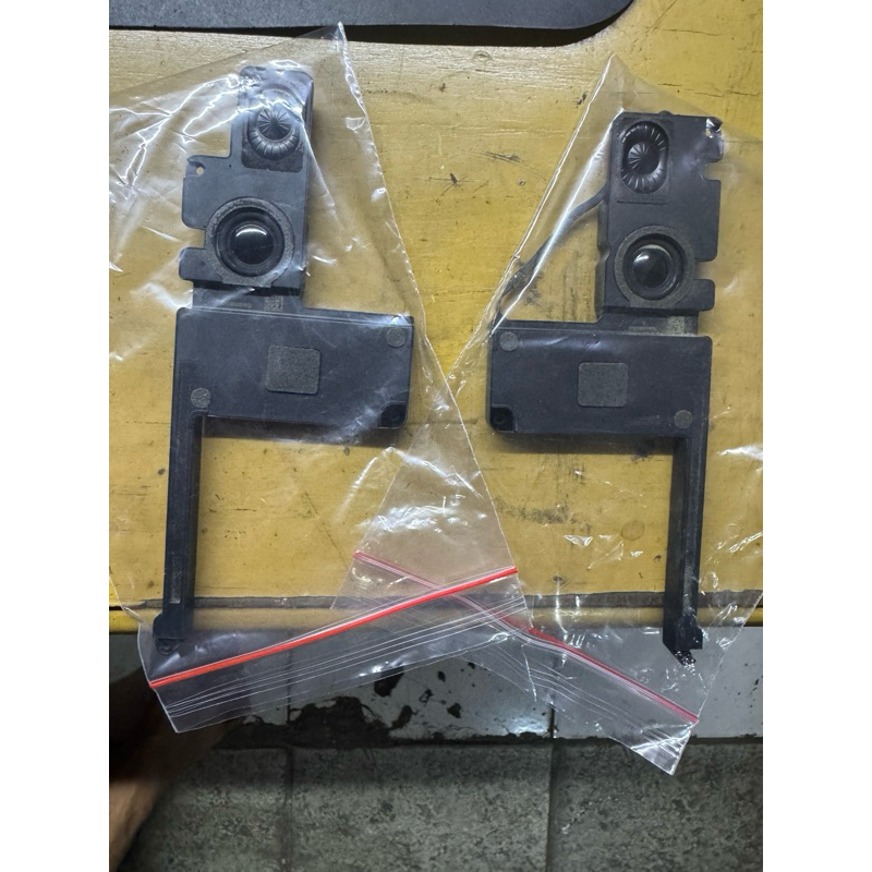 speaker original second macbook kanan kiri
