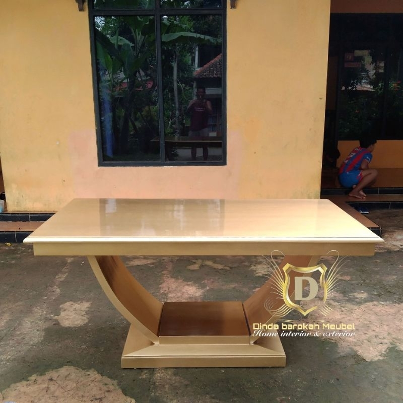MEJA MAKAN KAYU JATI MODERN, MEJA MAKAN VINTAGE CAT DUCO GOLD, MEJA MAKAN MINIMALIS BERKUALITAS