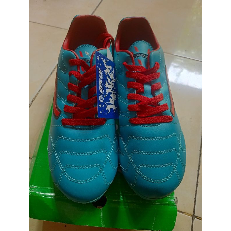 sepatu futsal speed