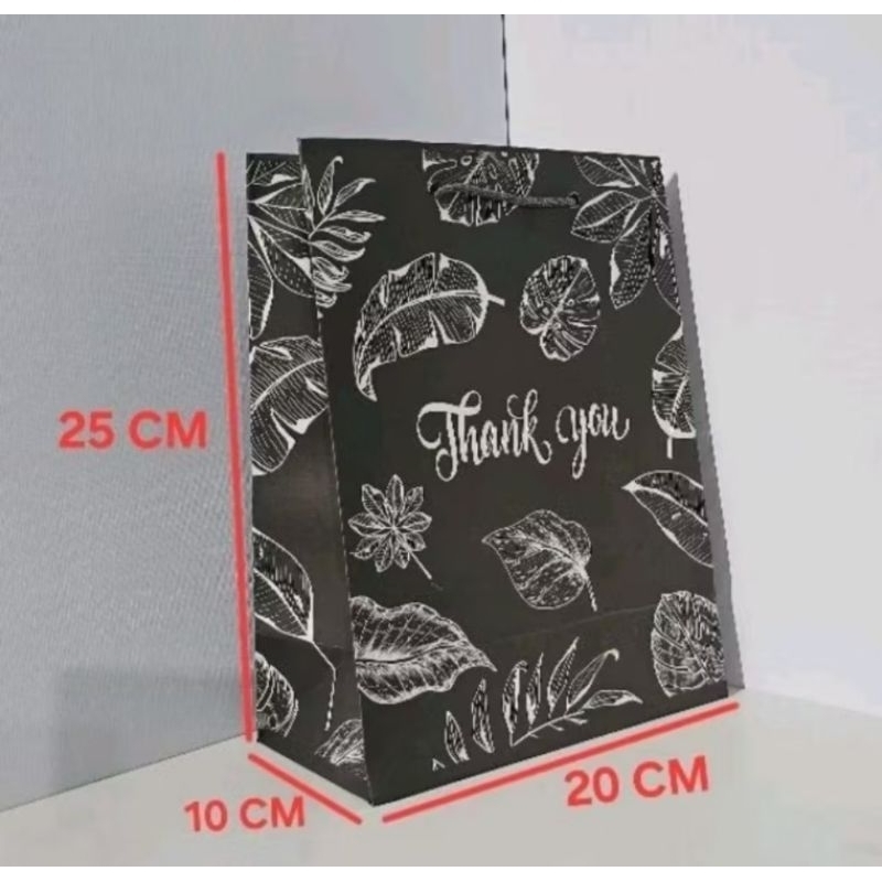 

Paperbag Motif Daun dan Polos Thank You size 20 x 10 x 25 ( P x L x T) Tas Souvenir
