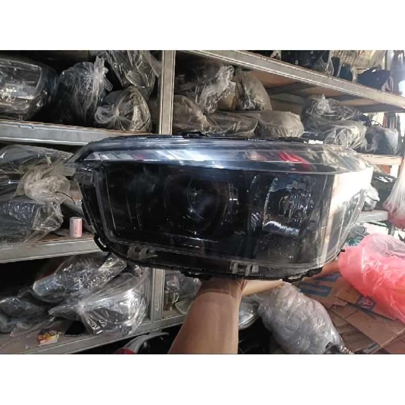 lampu depan,head lamp wuling confero s Lux 2020_2024