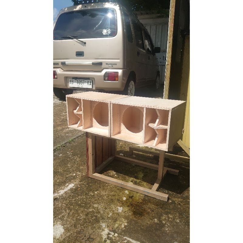 box miniatur CBS. 6 inch