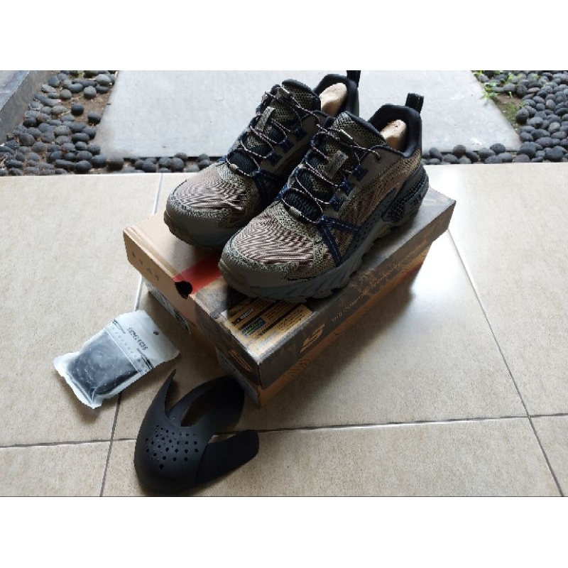 Skechers 3D Max Protect Taupe Black ukuran (EU 43 / US 10 / 28 cm)