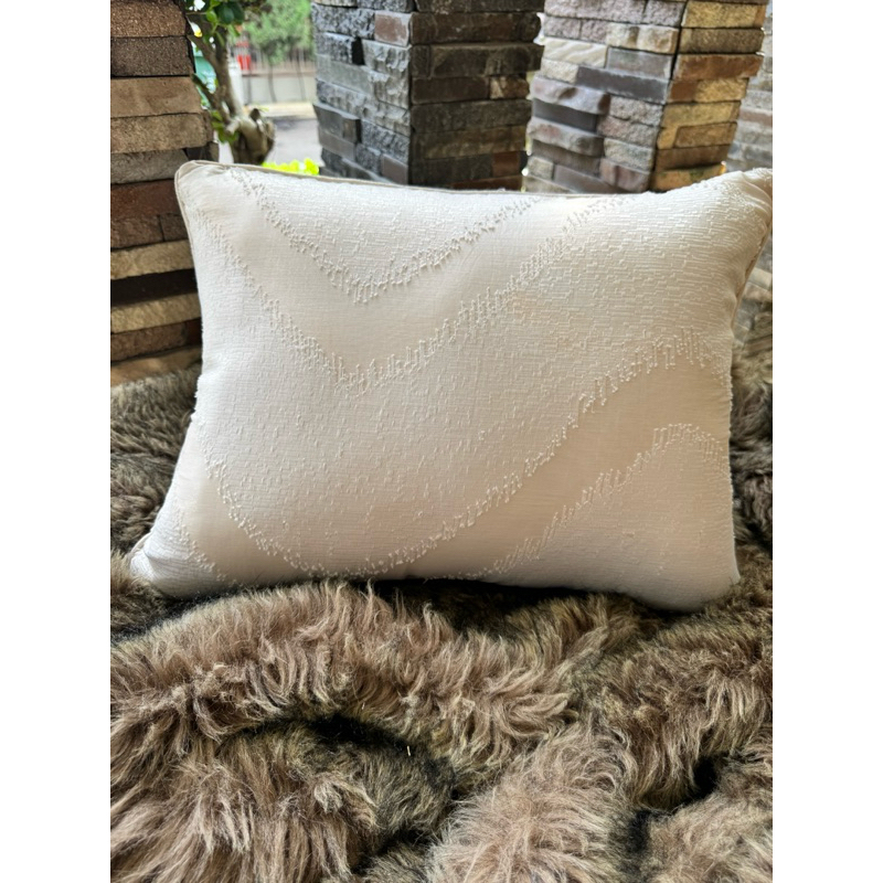 bantal sofa putih mewah ukuran 43x33