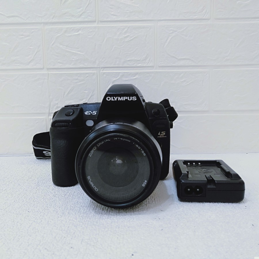 Olympus E 5 Lensa Zuiko Digital 14 45mm is