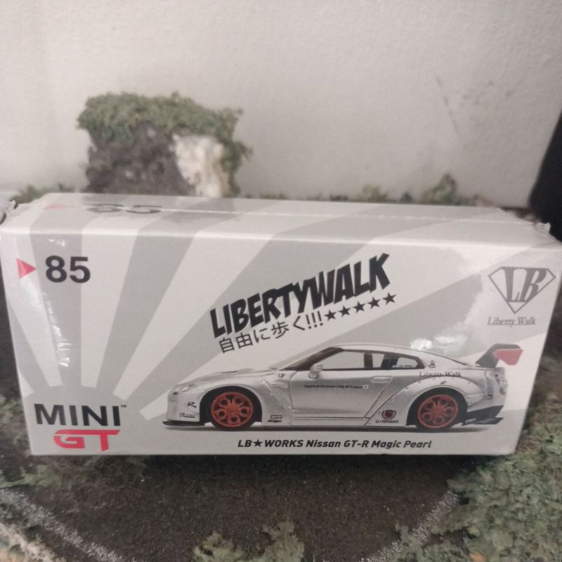 Mini GT#85 LB*WORKS Nissan GT-R Magic Pearl (Free Protektor)