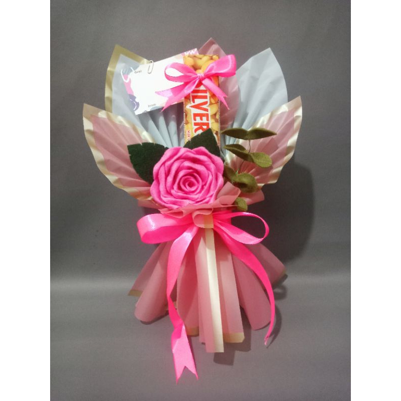 

Buket Coklat Silverqueen Besar 62gr Buket Kado Valentine Buket Bunga