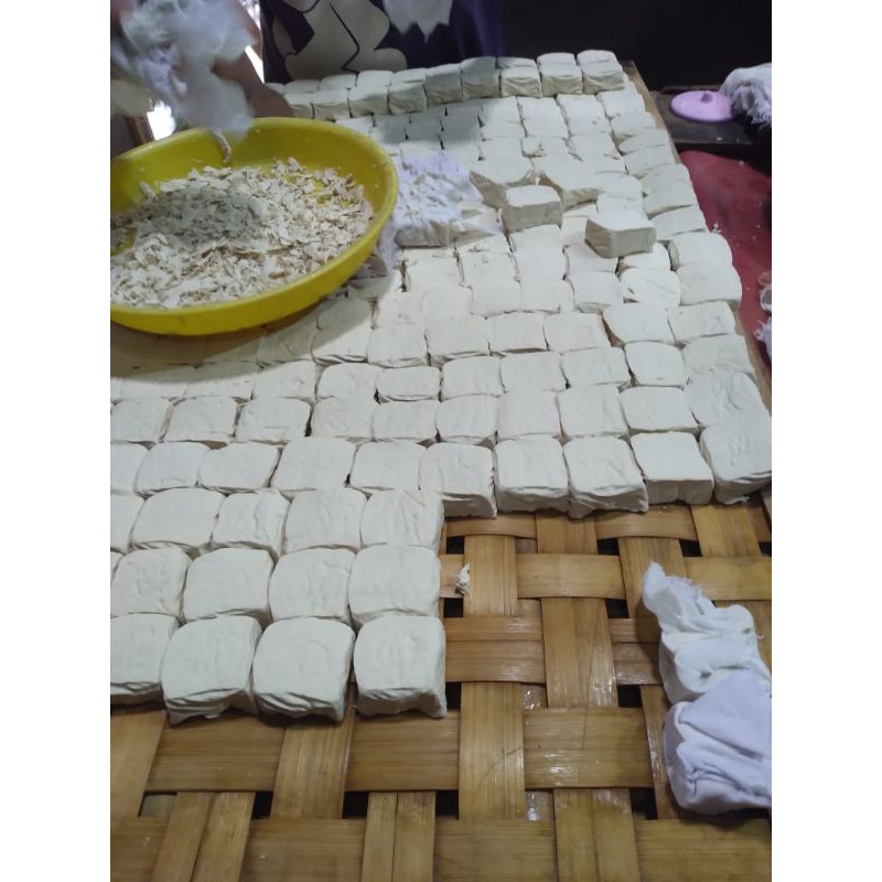 

tahu banjaran/tahu khusus untuk tahu aci/tahu saja 25pcs/vacuum