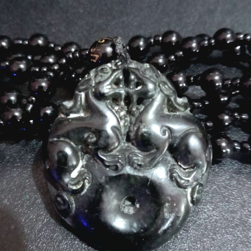 kalung giok hitam simbol pixiu