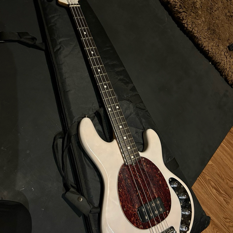BASS STERLING BY MUSICMAN RAY 34 (SECOND)