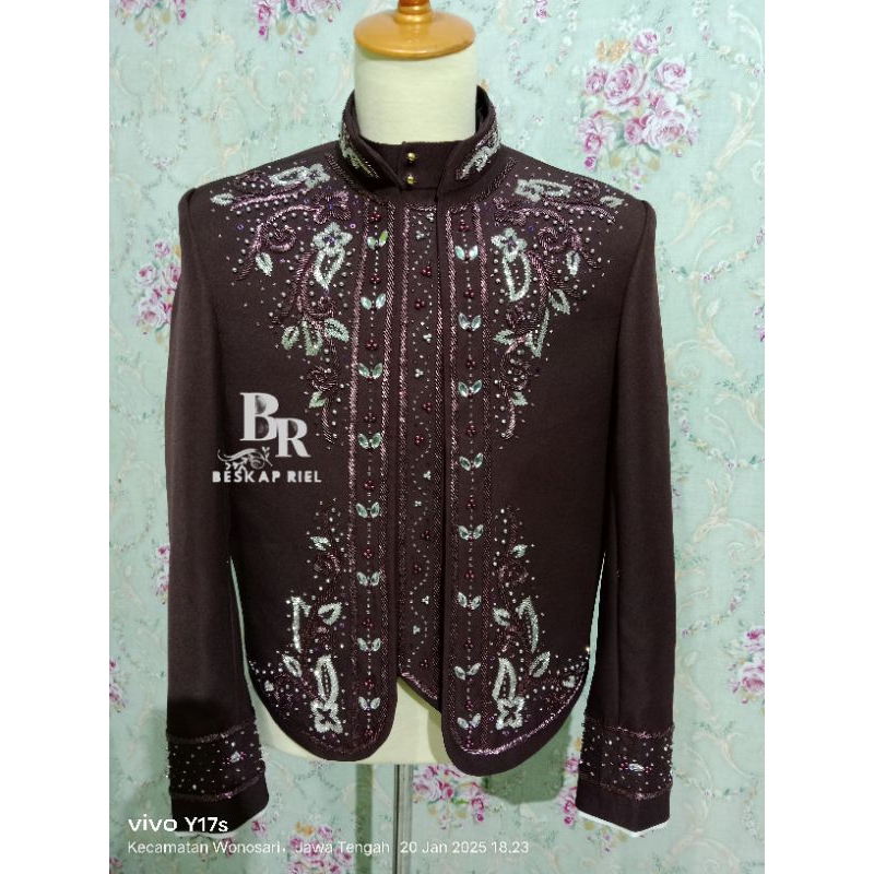 beskap pengantin jawa burgundy kemerahan