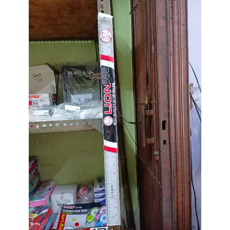 

Penggaris Plastik Lion 60 CM Bagus Murah Panjang Alat Tulis Sekolah Kantor