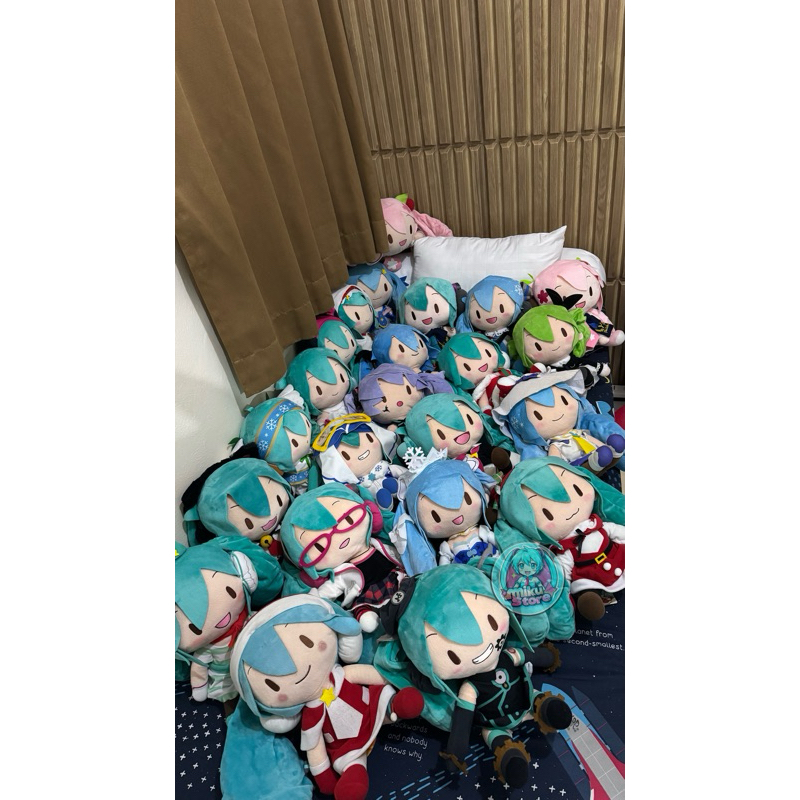 PRELOVED PETIT PLUSH HATSUNE MIKU