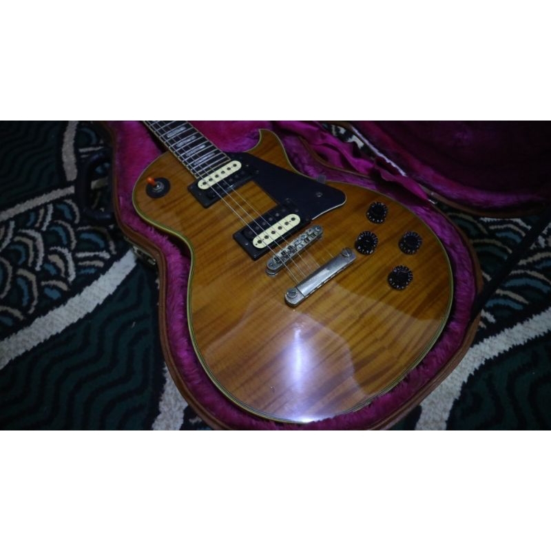 J&D guitar Les Paul Deluxe Model amber finish