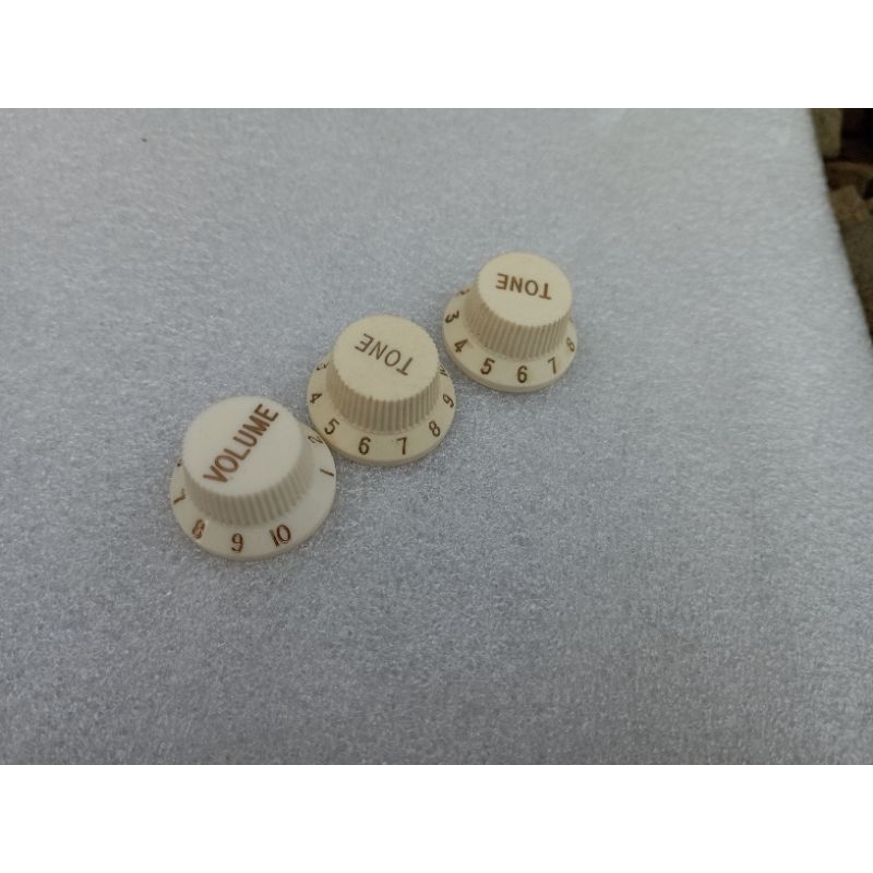 Knob Gitar Fender Squier Stratocaster Vintage White