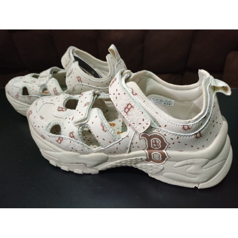 MLB Sepatu Sandal Beige Brown