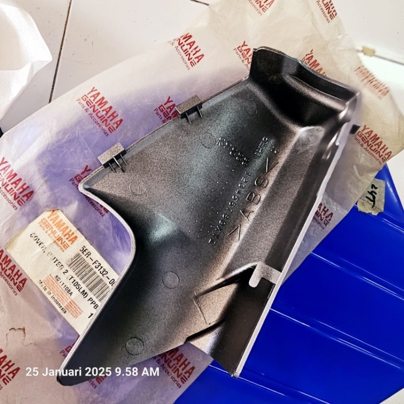 Tutup skok depan Vega R biru . 5ER-F3122/F3132-00-PA