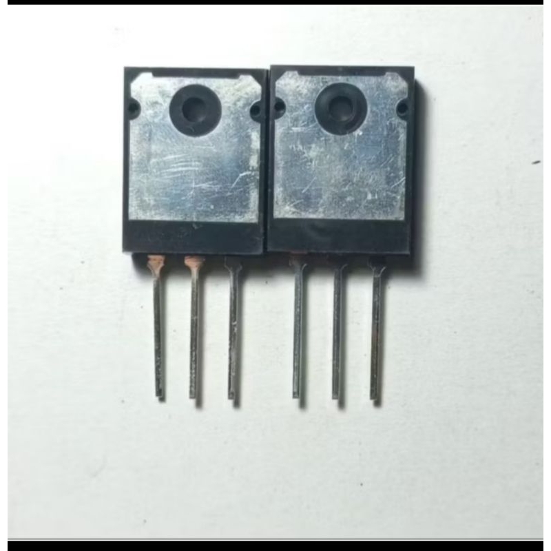 Transistor Toshiba 2Sc5200/ 2Sa1943 Lot Seri 524 Original Jepang