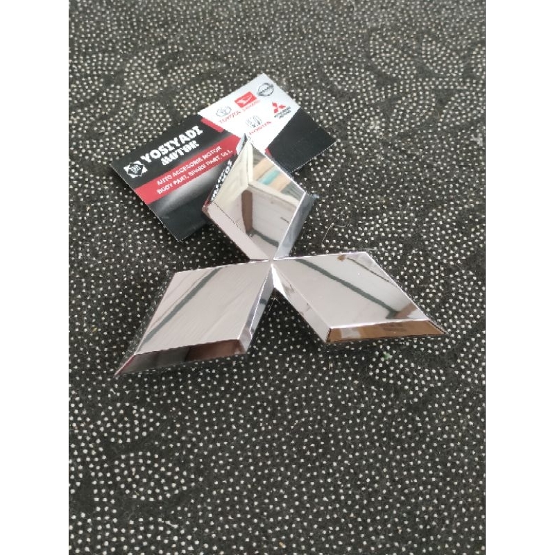EMBLEM LOGO GRILL GRIL DEPAN MITSUBISHI TIGA BERLIAN CANTER ORIGINAL